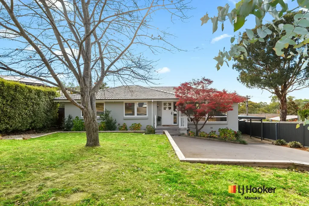 Fisher 4房  Exceptional Family Living with Scenic Mountain Views & Separate Studio