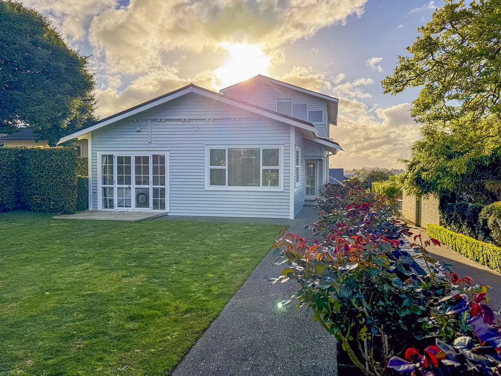 Te Awamutu 4 Bedroom 1930s Charm, Modern Living