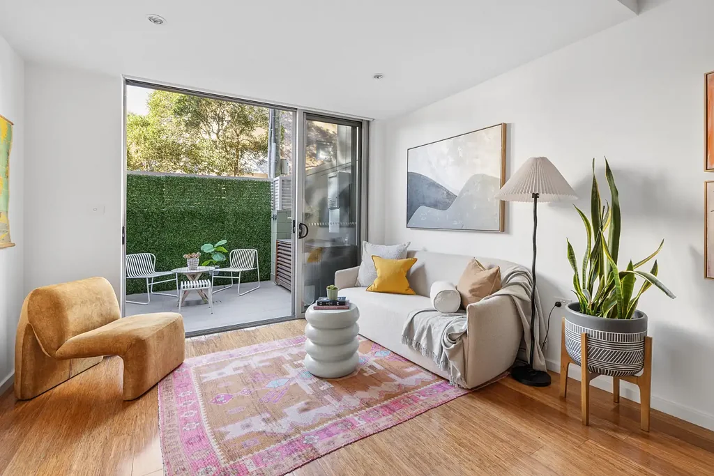 Camperdown Courtyard retreat and unique indoor/outdoor home