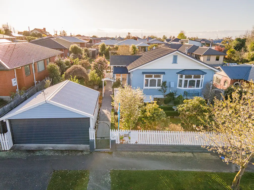 West End 3房  Downsize without compromise!