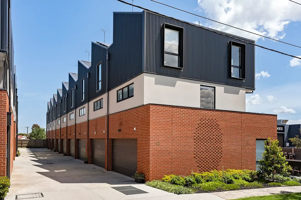 Stunning 3-Bedroom Townhouse