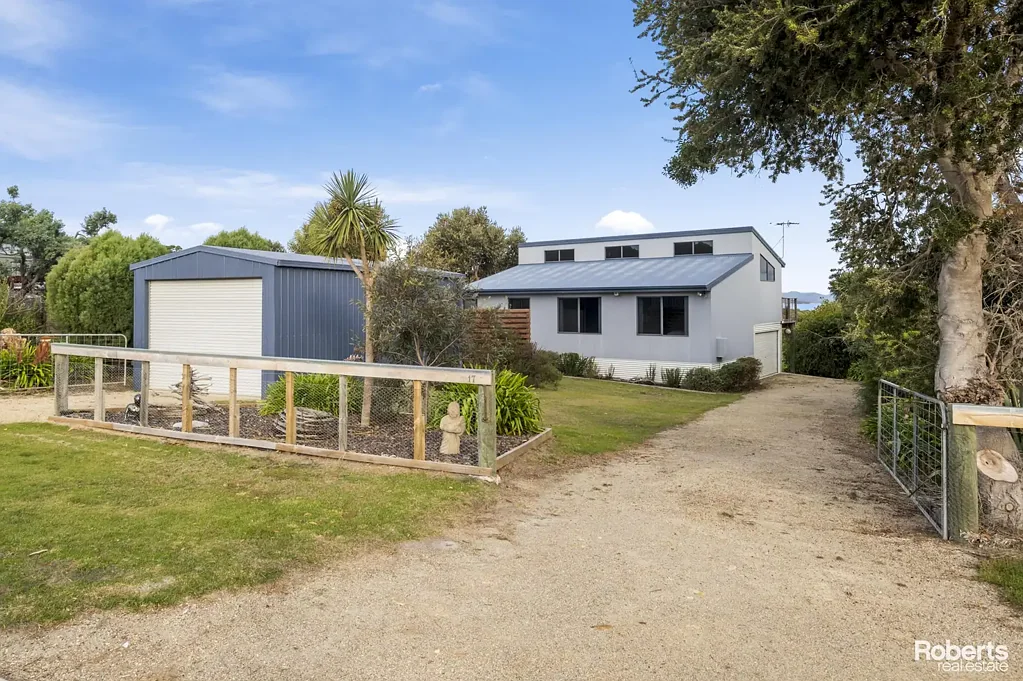 17 Oyster Bay Court, Coles Bay, TAS 7215