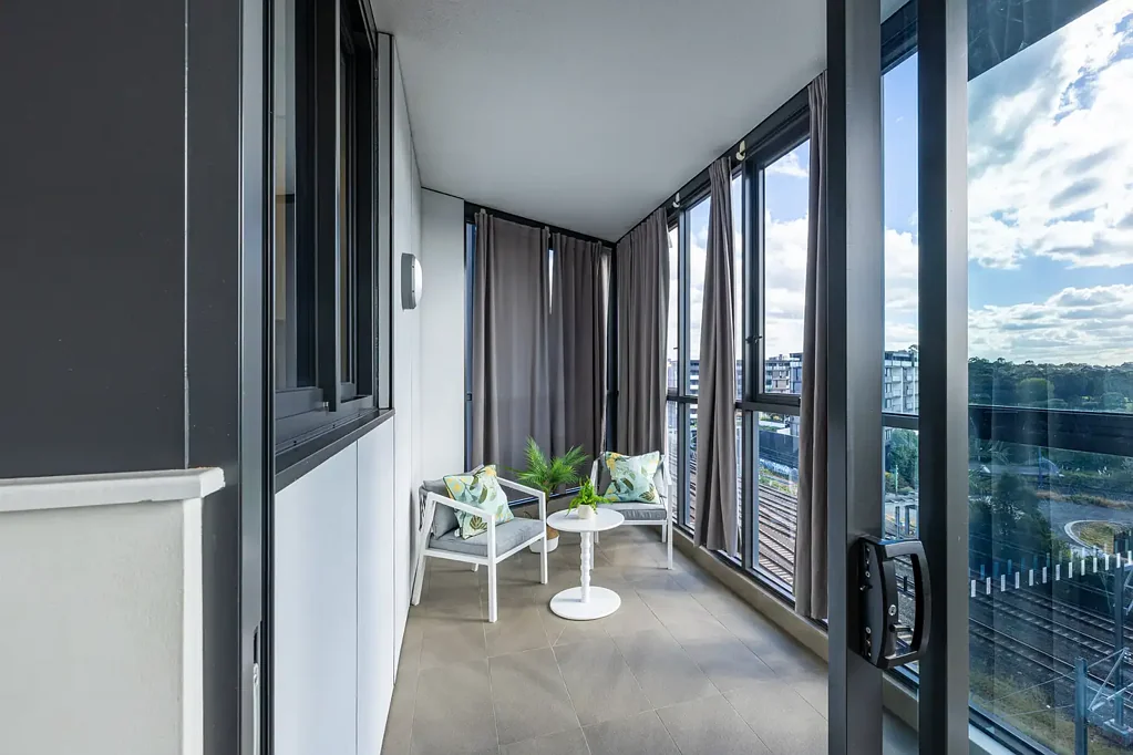 Wolli Creek 2Zimmer Convenient and modern two-bedroom living next to Wolli Creek Train Station