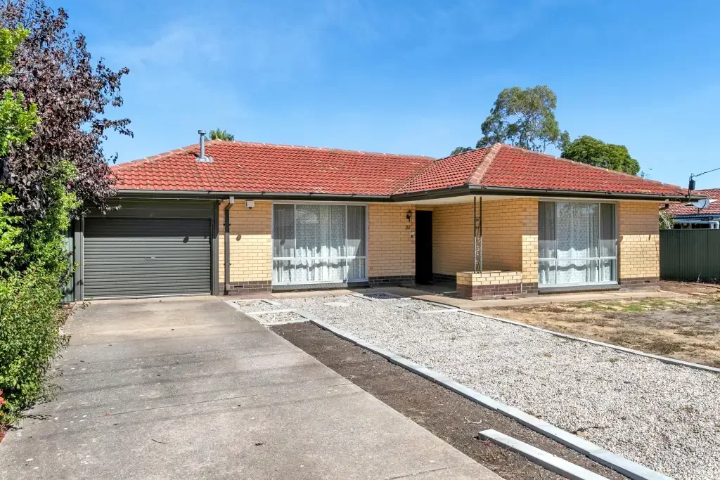 Lovely Three bedroom home in Morphett Vale