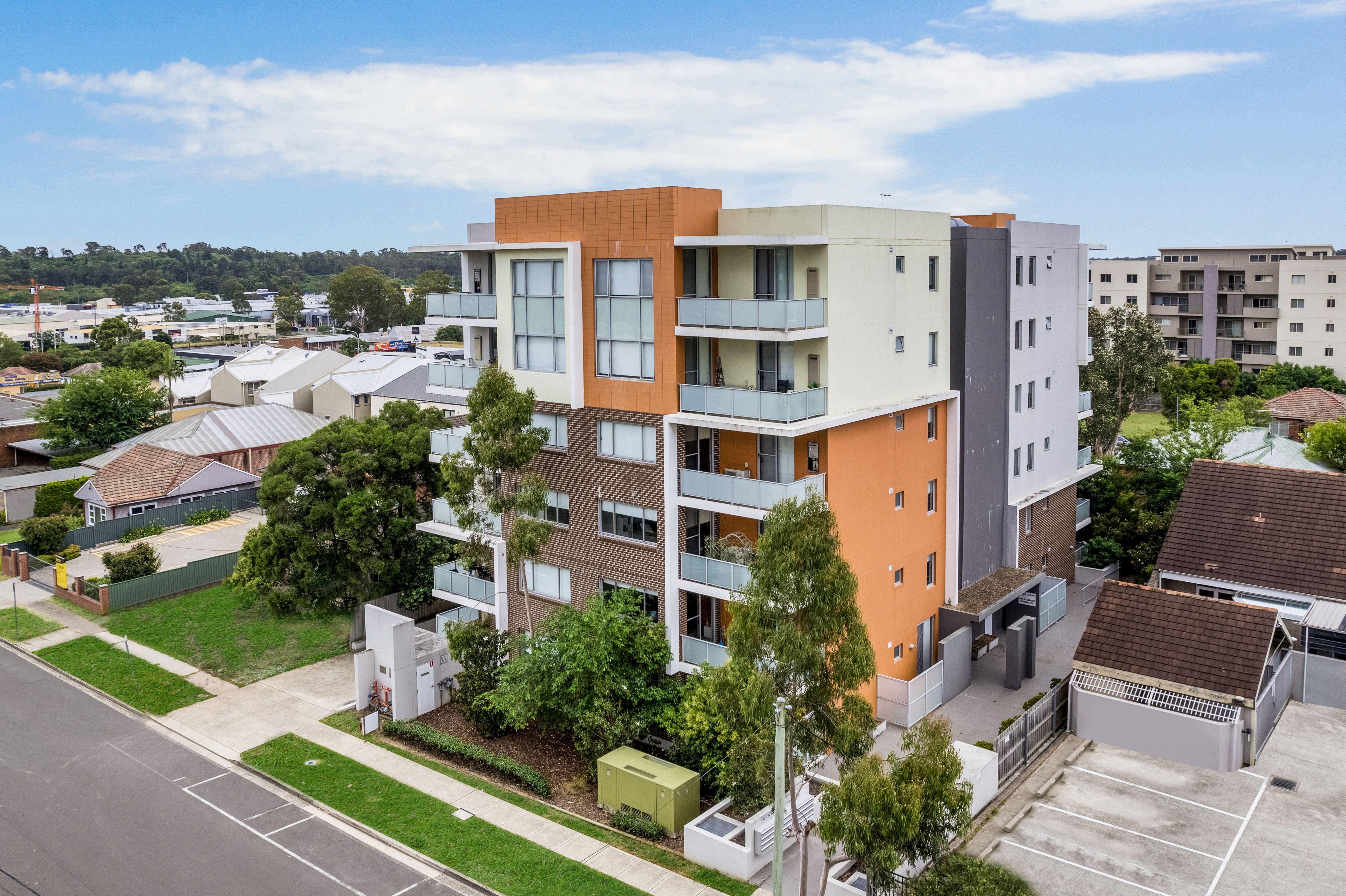 UNIT 3 12-14 KING ST, CAMPBELLTOWN NSW 2560, 0 rūma, 0 rūma horoi, Unit