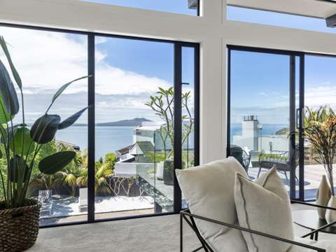 Campbells Bay 5房 温馨舒适宽居，尽揽Rangitoto无敌美景，带泳池，优雅生活由此启幕！ Realistic Vendors on the move!
