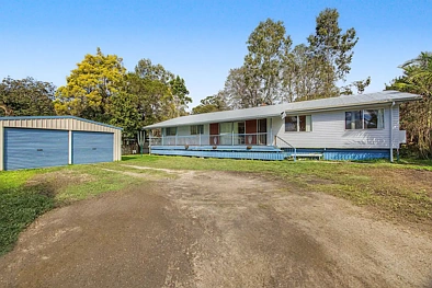 Caboolture 4Habitaciones Big Block, Great Bones & Endless Potential!