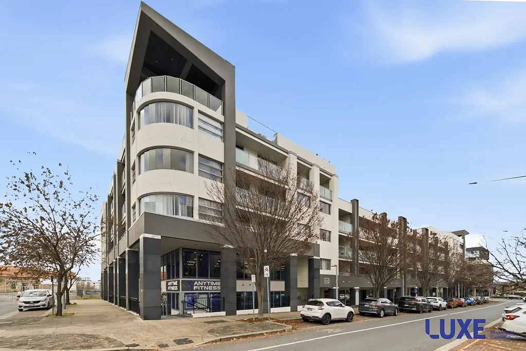 Spacious three bedroom ensuite apartment - Available now!