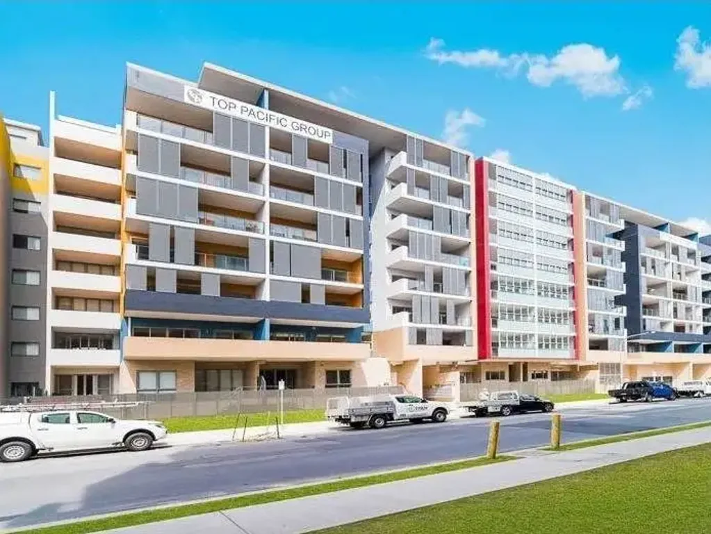 Furnished Modern 2 Bedroom Apartment !