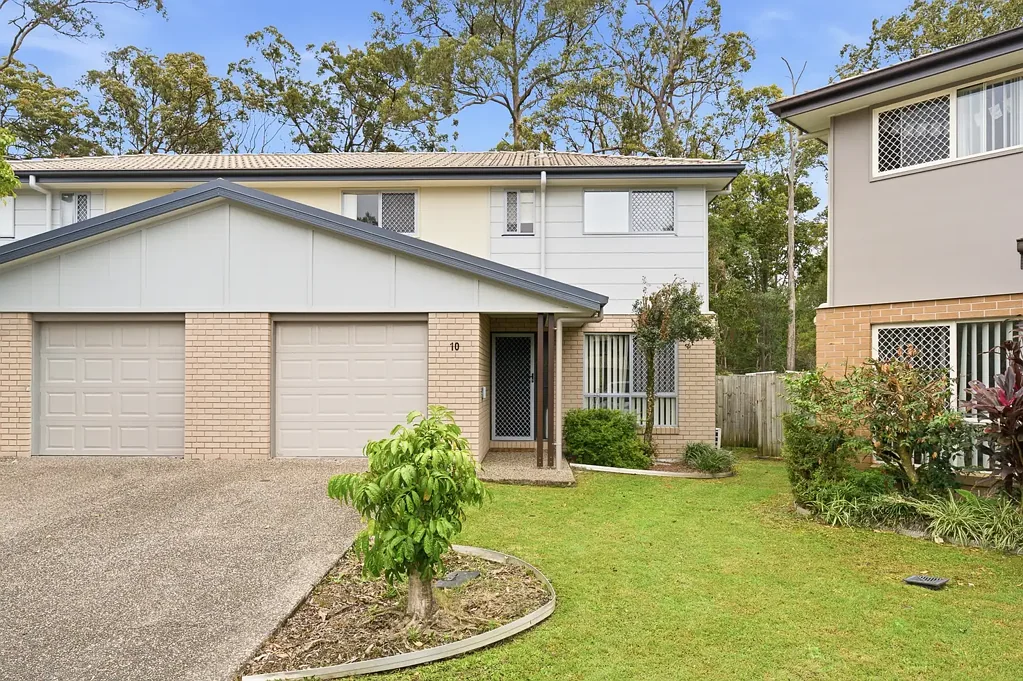 Warner 3房 宽敞联排别墅生活，带大院子 SPACIOUS TOWNHOUSE LIVING WITH LARGE YARD