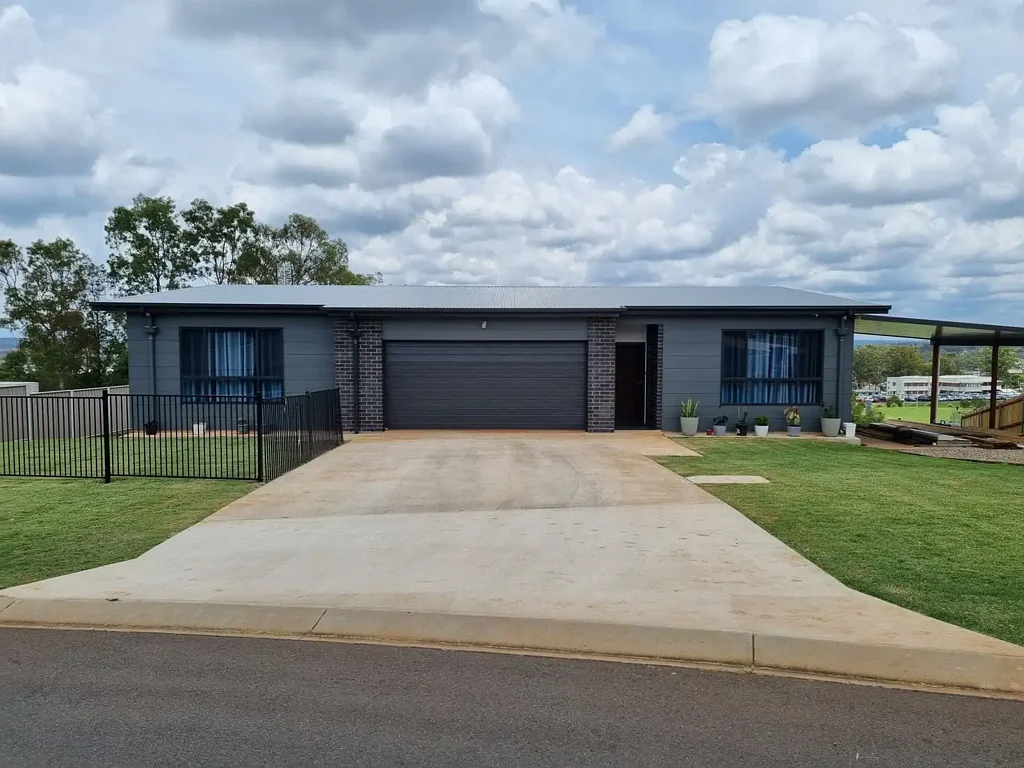 Kingaroy 4房  Love at first sight with this stylish, modern designed NEW home.