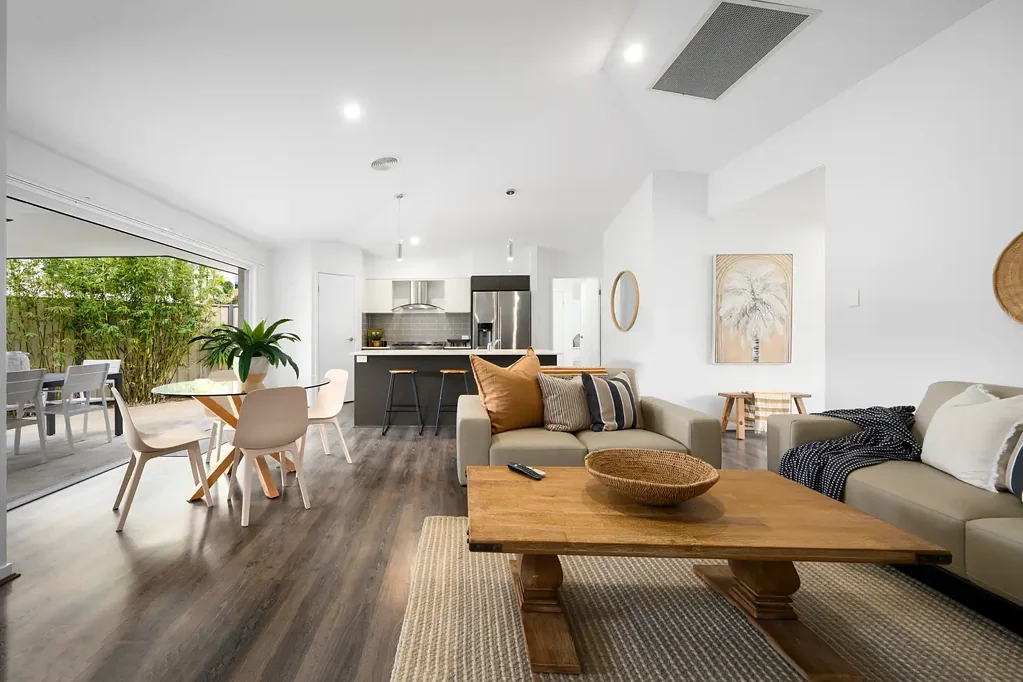 Hope Island 3 Bedroom Single-level modern three/four bedroom home with heated pool, two marina berths, and flexible living-perfect for families or boaties.