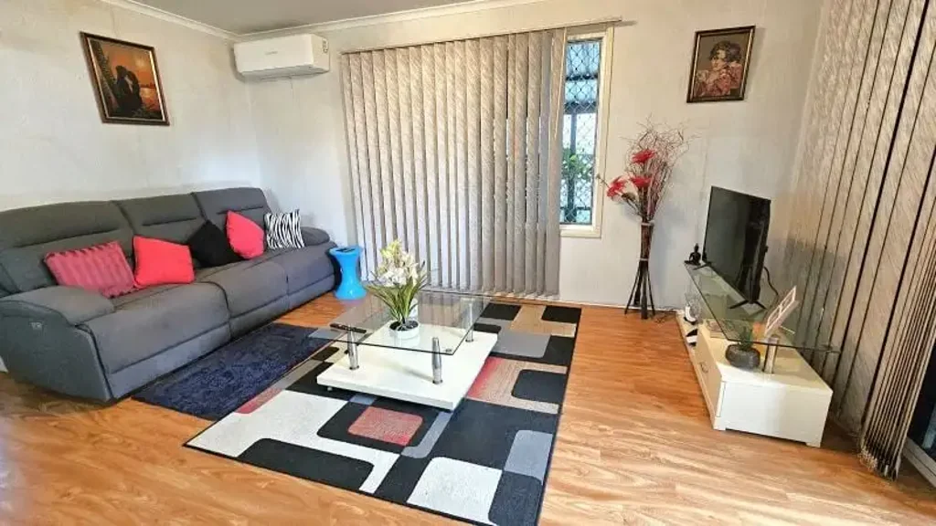 Little Mountain 1部屋 LOW LEVEL HOME WITH LOVELY GARDENS AT "PALM VILLAGE" LITTLE MOUNTAIN, CALOUNDRA - FOR OVER 50S