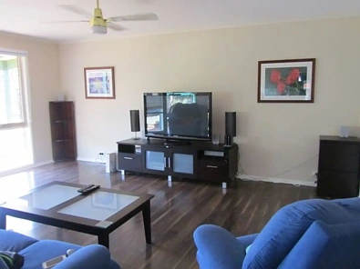 7 Momba Close, Kurunjang, VIC 3337, 3房, 2浴, House