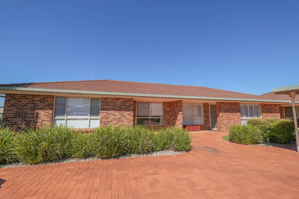 Parkes 4房  Dual Unit Investment Opportunity - $730 Per Week Combined Return