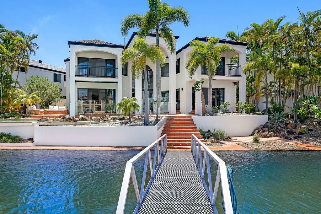 Runaway Bay 5Zimmer Point Position - 31.8m* Waterfrontage - Appointment Only