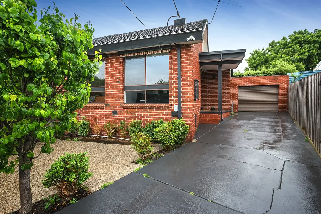 You won't want to miss this fresh, low-maintenance two-bedroom villa unit.
