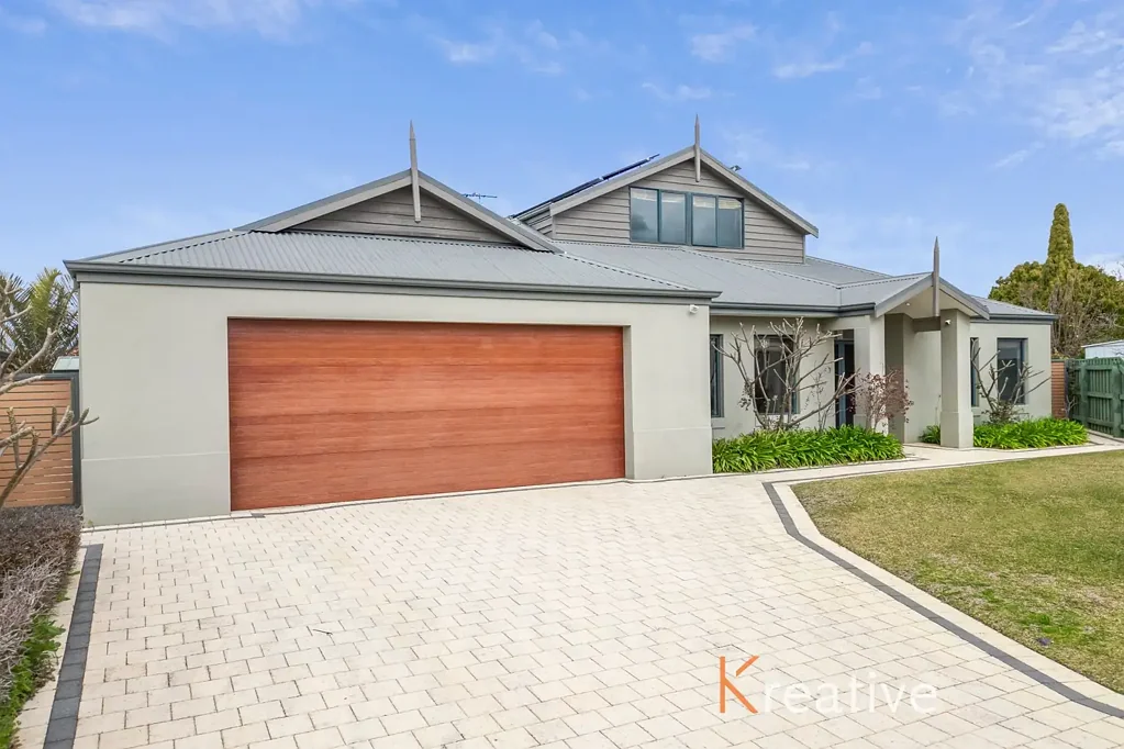Canning Vale 4ਬੈੱਡਰੂਮ Prestigious Family Home with Pool & Park Views!