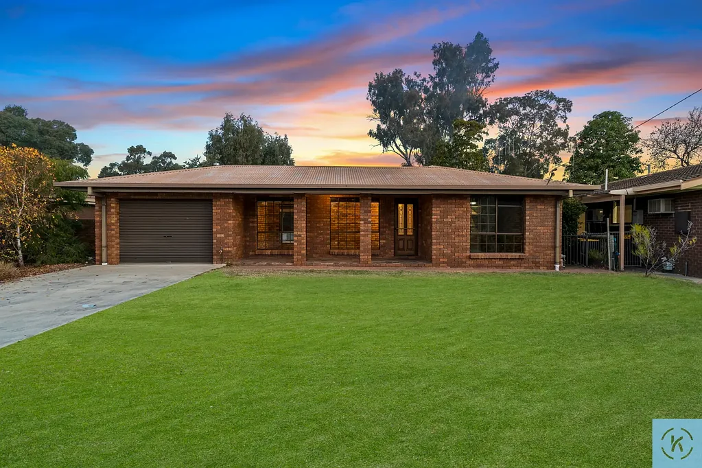 77 Falkiner Street, Tocumwal, NSW 2714