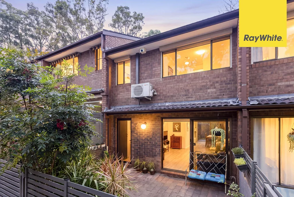 Telopea 2ਬੈੱਡਰੂਮ Expansive 131sqm Two-bedroom Townhouse Mins' to Station