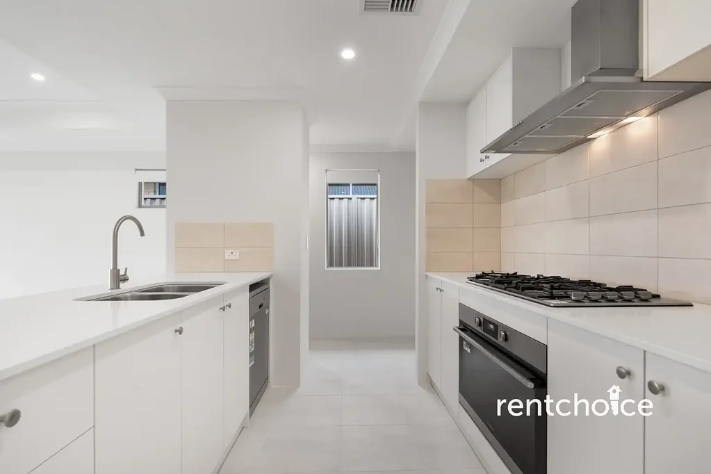 Modern Family Living in Sought-After Alkimos