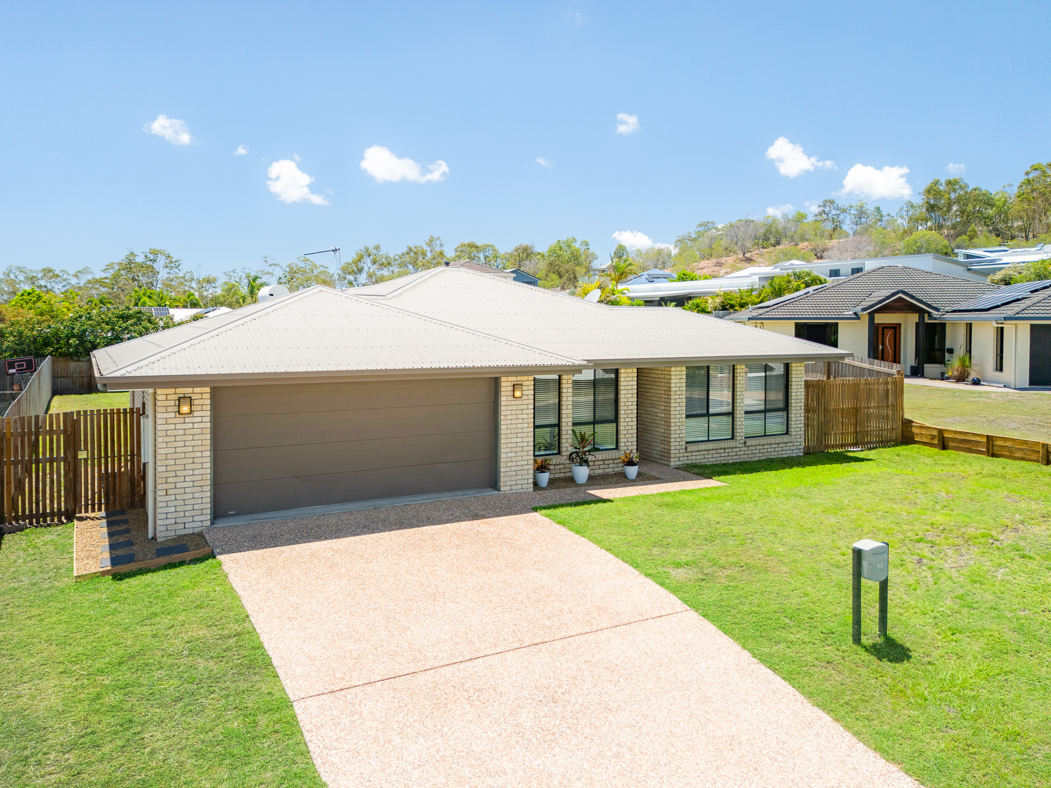 13 LINHOW CR, CLINTON QLD 4680, 0房, 0浴, House