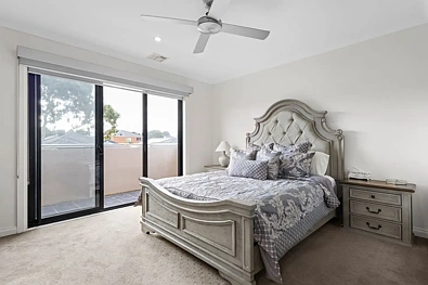 10 Beechworth Avenue, Greenvale, VIC 3059, 5 chambres, 2 salles de bain, House