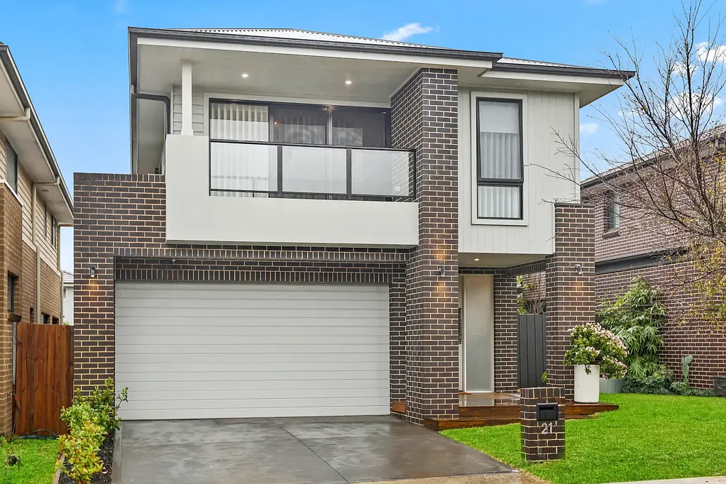 Marsden Park 5 Bedroom A feature-packed family home that blends style, comfort, and convenience.
