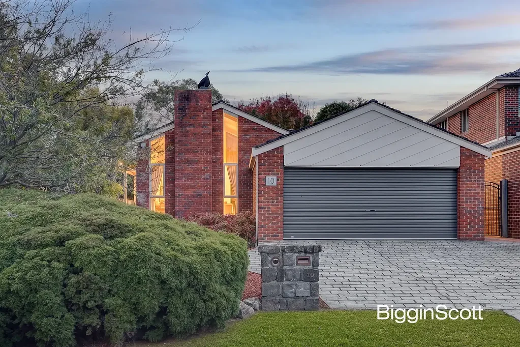 10 Markhill Place, Knoxfield, VIC 3180