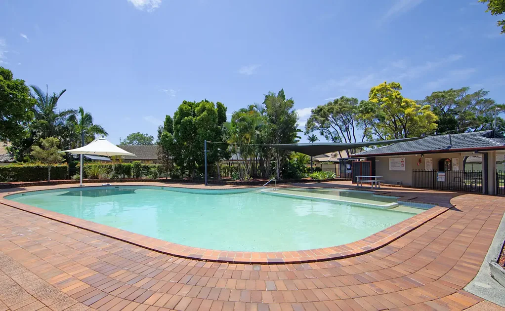 Southport 2Habitaciones Move in immediately - Priced to sell - Outstanding Opportunity for Investors & Homeowners