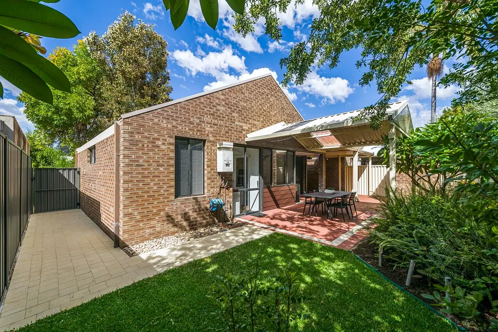South Perth 2房  UNDER OFFER!!! UNDER OFFER!!! UNDER OFFER!!!