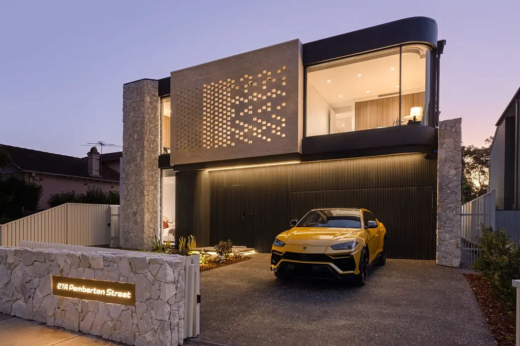 Strathfield 5બેડરૂમ Landmark estate blends refined craftsmanship with a resort-inspired sensibility