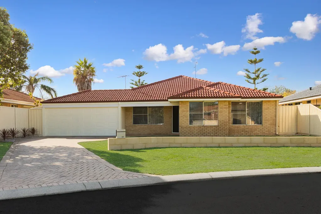 WARNBRO 4X2 FOR LEASE