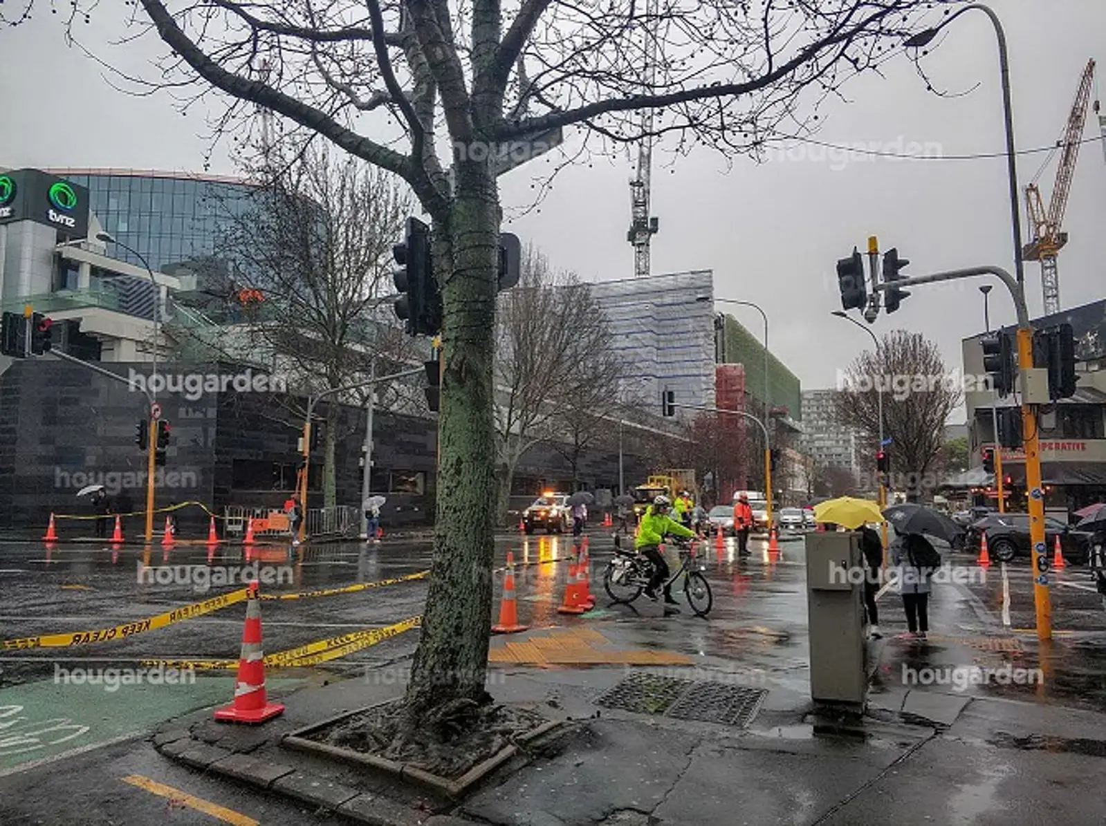 漏水楼外墙越检越多问题，奥克兰CBD路段将延迟解封