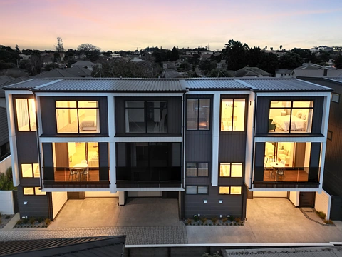 Onehunga 4房  Remuera Spec For Onehunga Price Tag!