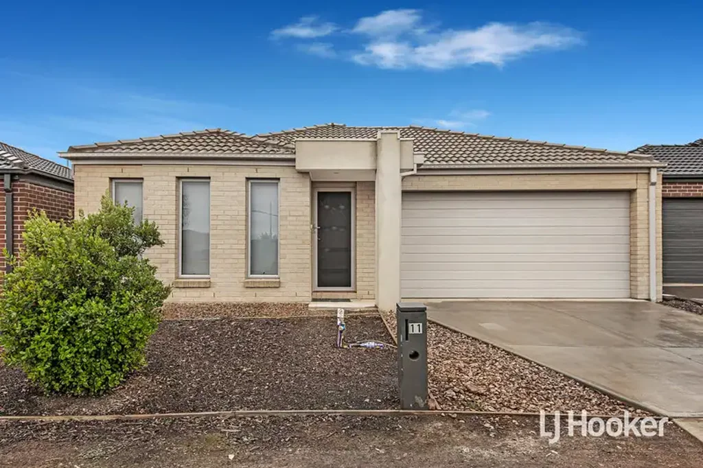 A Beautiful Place to Call Home in Weir Views! APPLICATIONS N