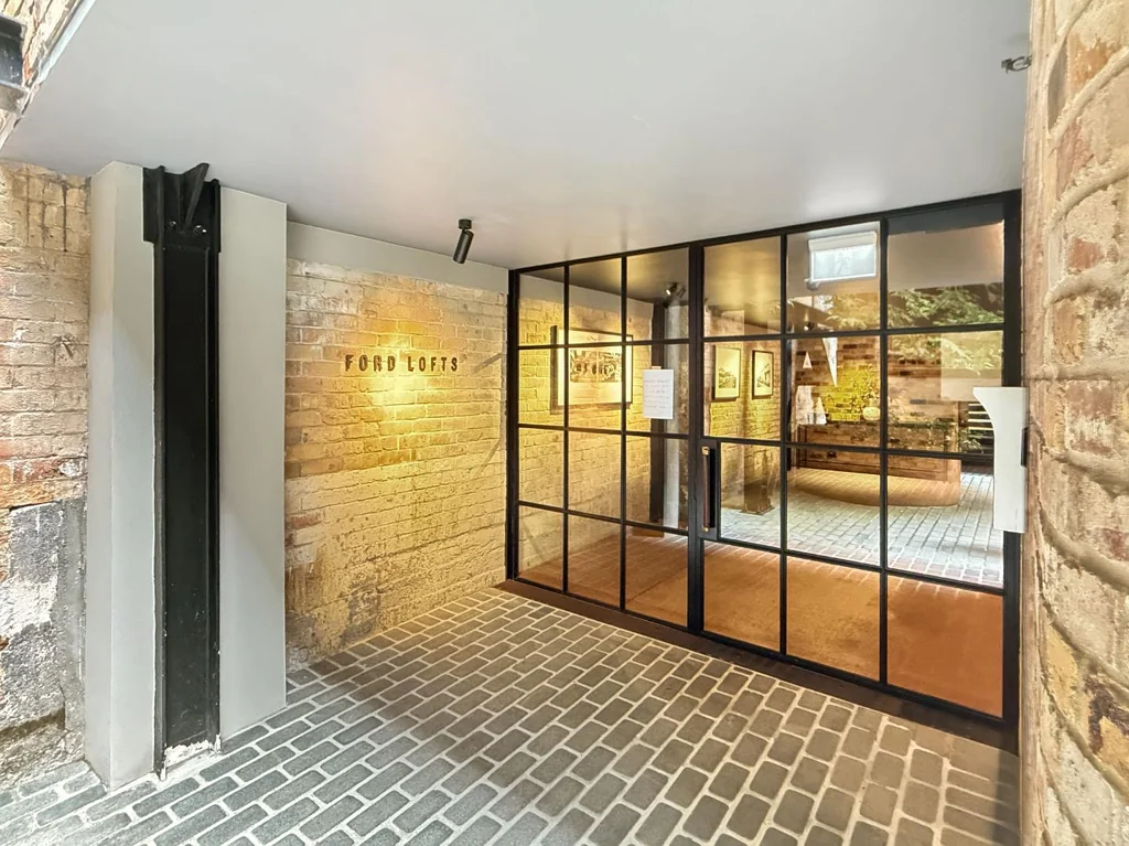 Bespoke New York Loft Style Apartment **Fully Furnished**