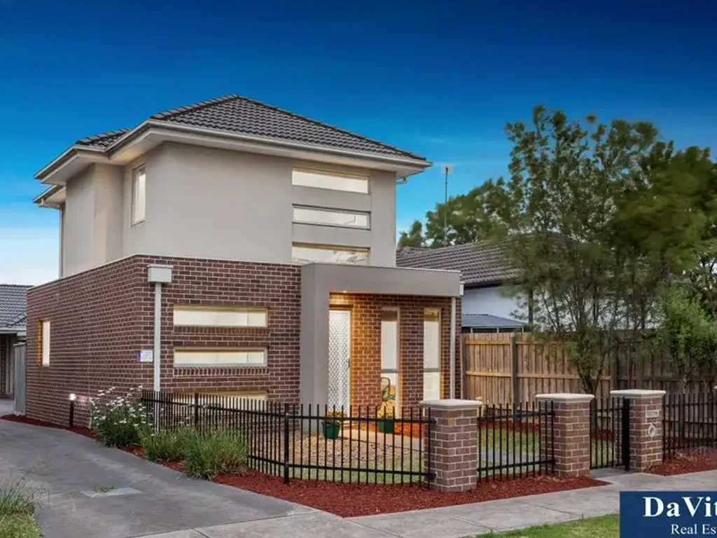 Luxurious Living, Enviable Position