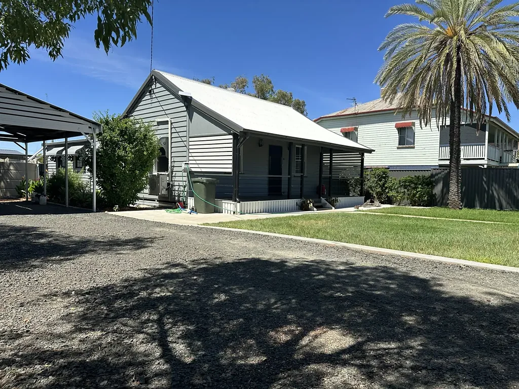 Cute cottage home available to rent!