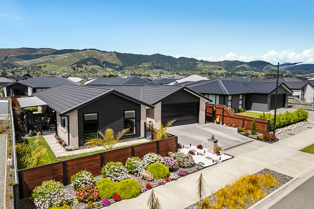 Richmond 4部屋 Modern Comfort Meets Effortless Living