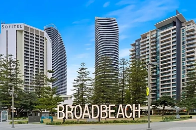 Address Withheld, Broadbeach, QLD 4218, 2 Bedrooms, 1 Bathrooms, Apartment