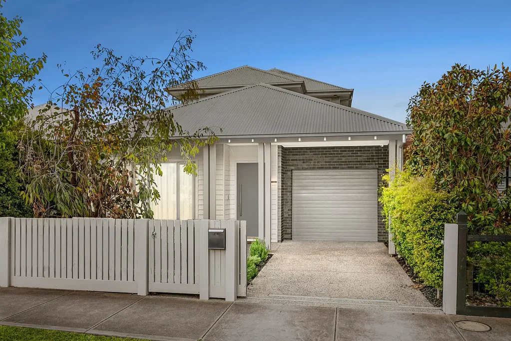 Newport 5 Slaapkamer Modern, luxurious family home