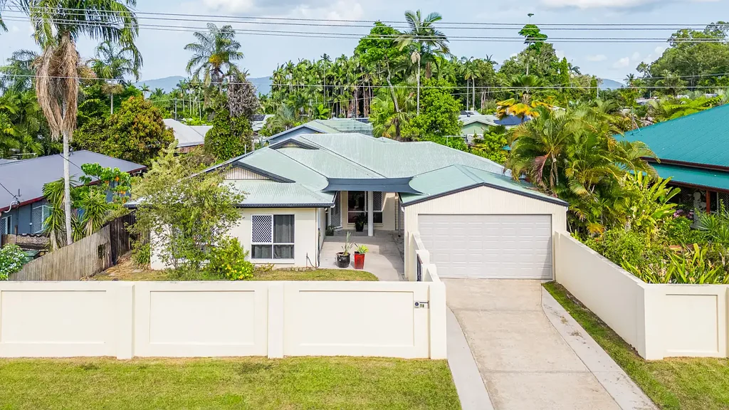 78 Callum Street, Mooroobool, QLD 4870
