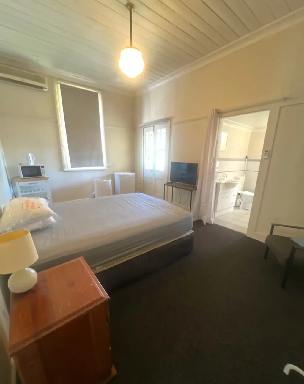 Furnished Room on Prime George Street location
