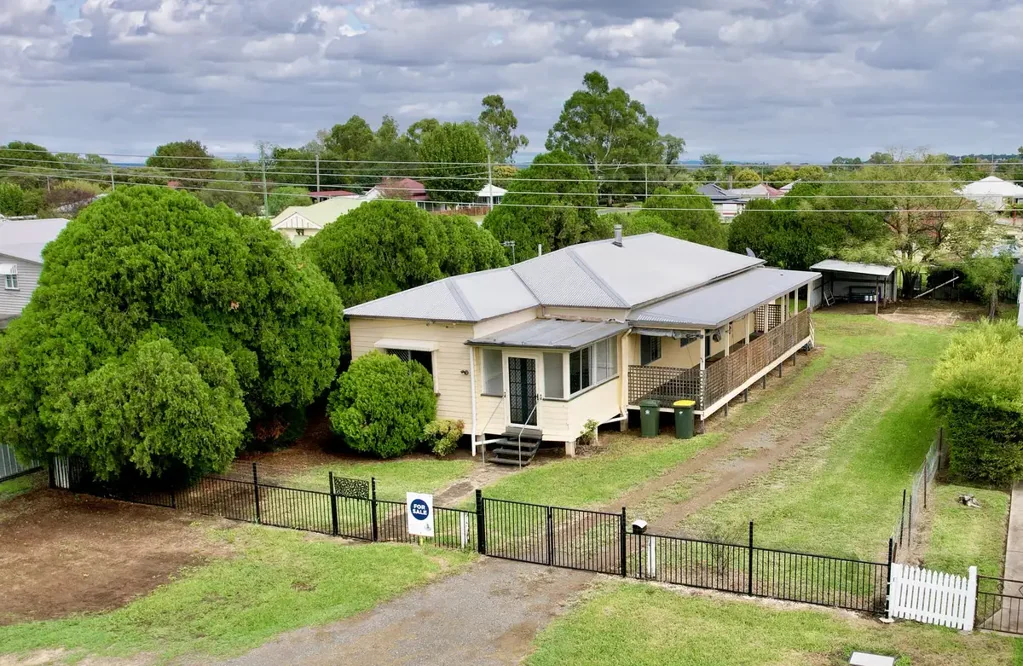 24 Neale Avenue, Allora, QLD 4362
