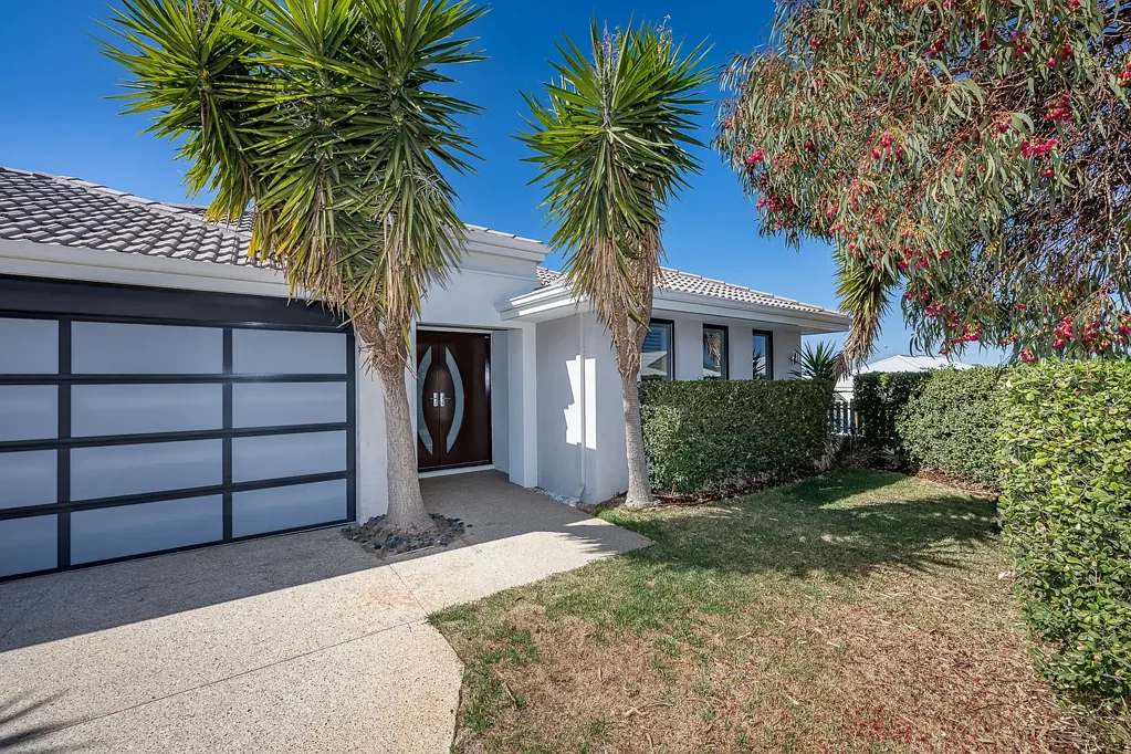 11 Chine Way, Alkimos, WA 6038