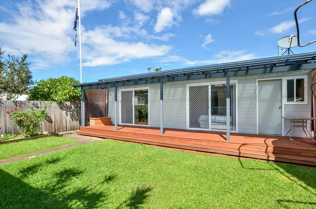 Woy Woy 5ห้องนอน 4-Bed House & 1-Bed Council Approved Granny Flat.