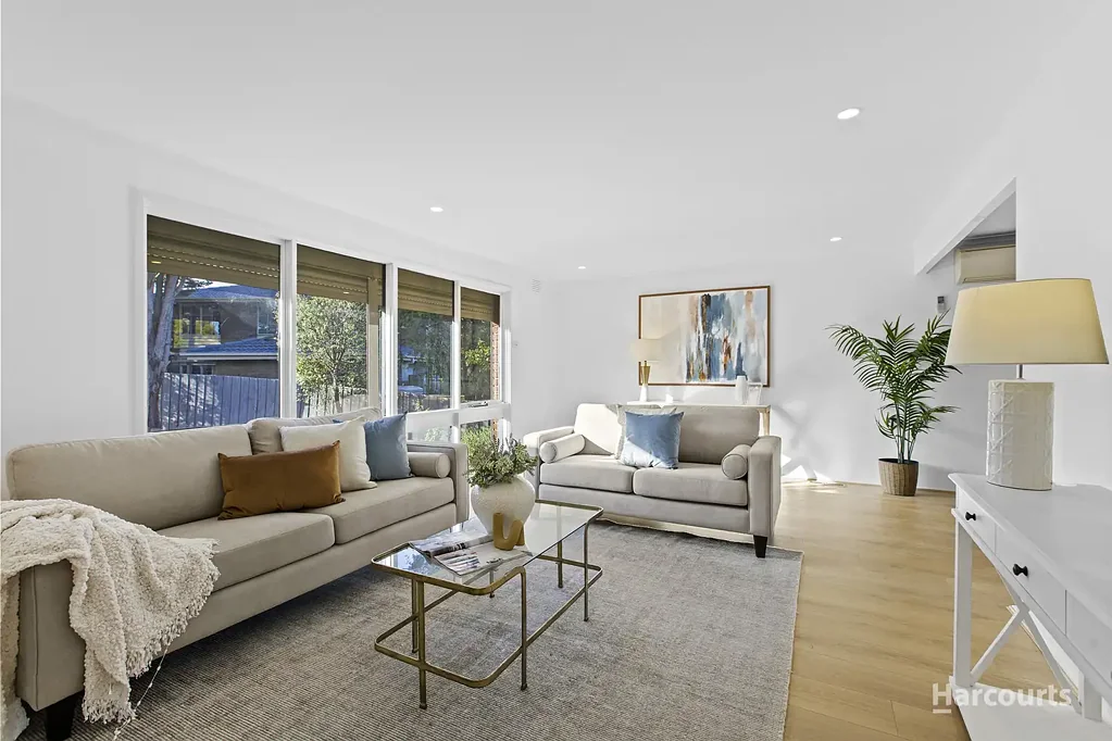 Vermont South 5chambre Family Excellence in a Quiet Court within Dual School Zones