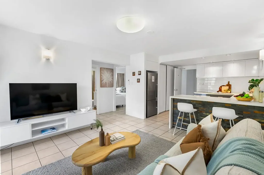 4/239 Lake Street, Cairns North, QLD 4870
