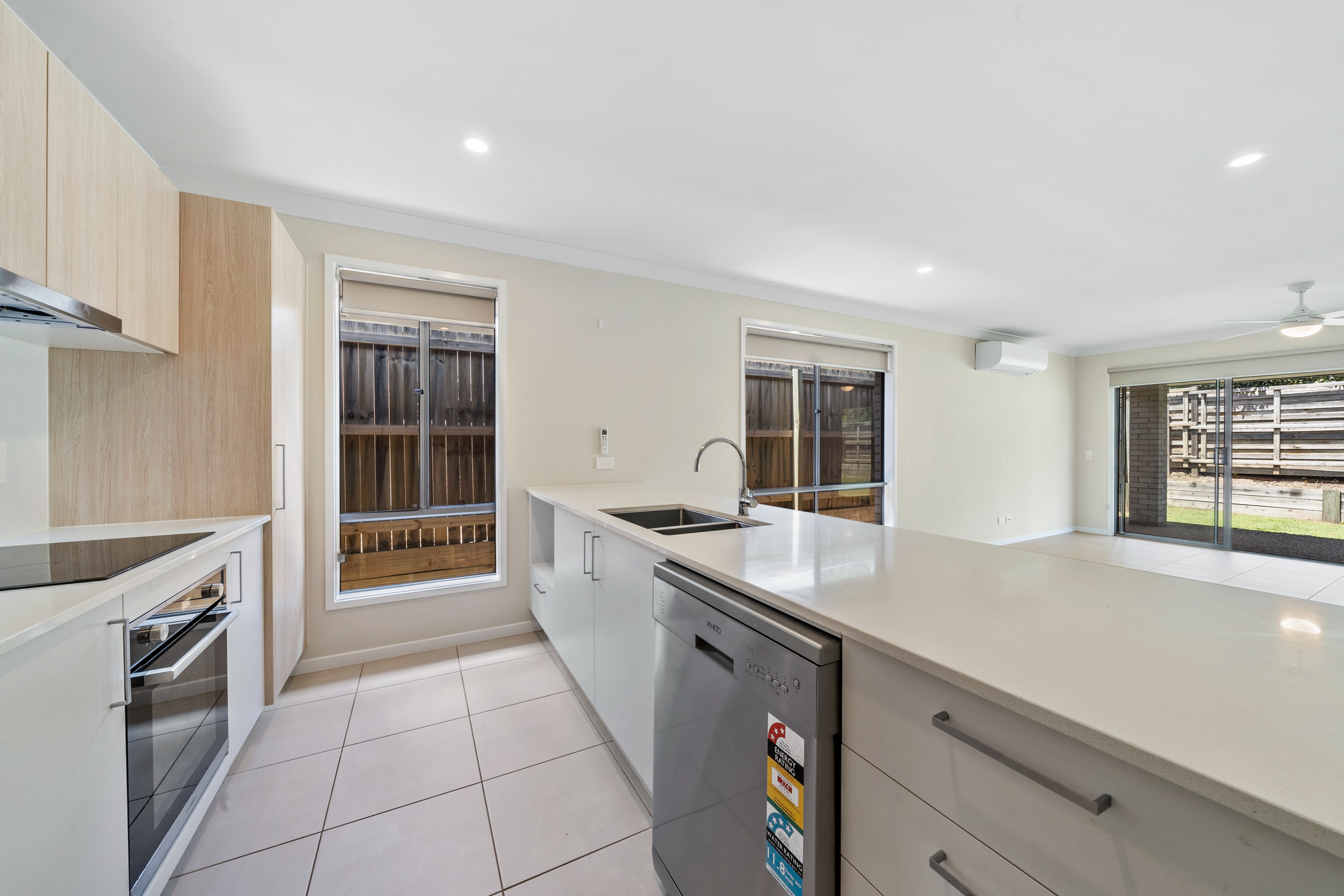 16 SEIDLER ST, LOGAN RESERVE QLD 4133, 0 habitaciones, 0 baños, House